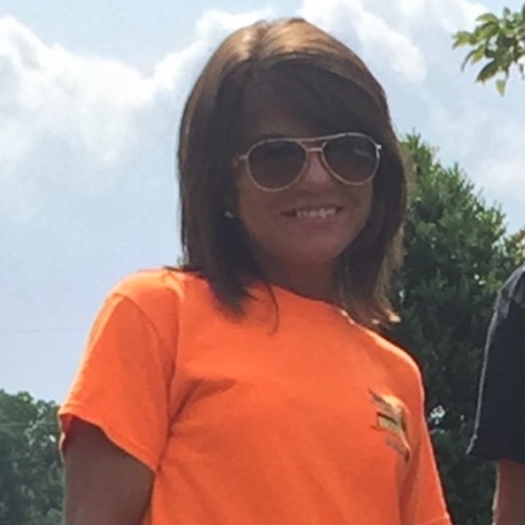 Meet your Posher, Sandy - Picture 4 of 6